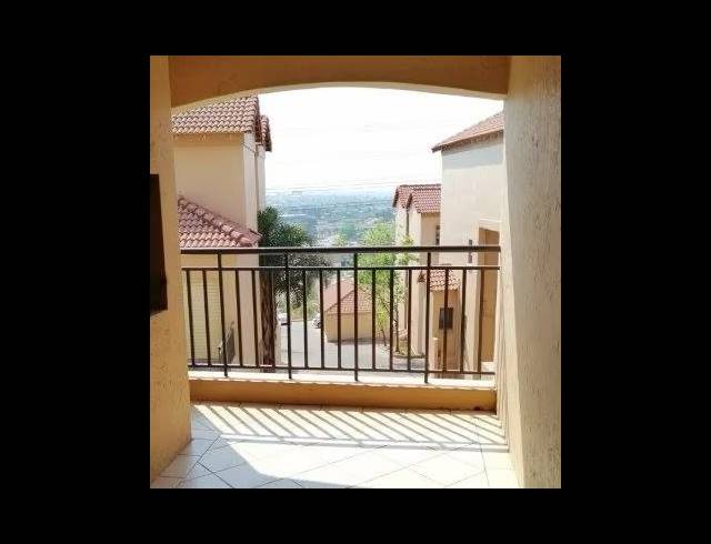 2 BEDROOM TOWNHOUSE FOR SALE IN SUNNYROCK